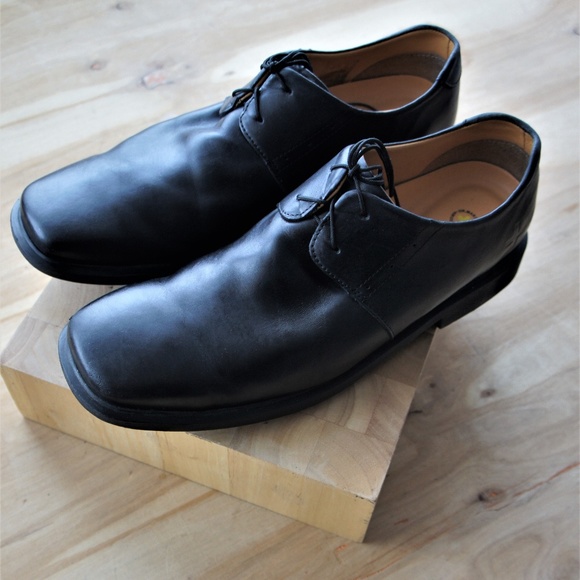 Doc Marten's Dress Shoes/ Gibson Oxfords/ Size 11 - Picture 1 of 8